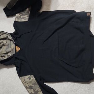 Venado Men's Black and Camo Sleeved Hooded Sweatshirt - XL